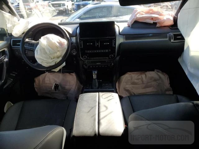 Auction photo 8