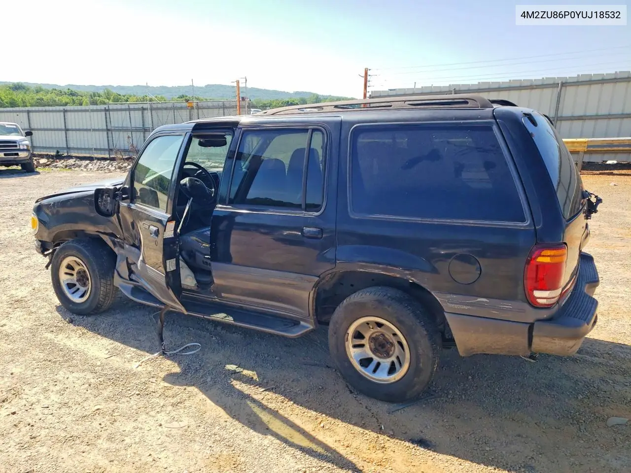 2000 Merc Mntaineer VIN: 4M2ZU86P0YUJ18532 Lot: 54139266