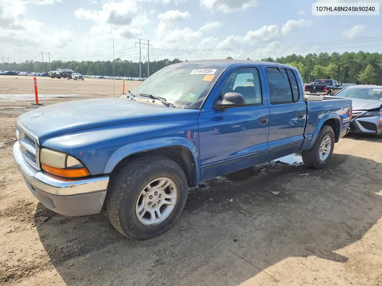 2004 Dodg Dakota VIN: 1D7HL48N24S690240 Lot: 61442856