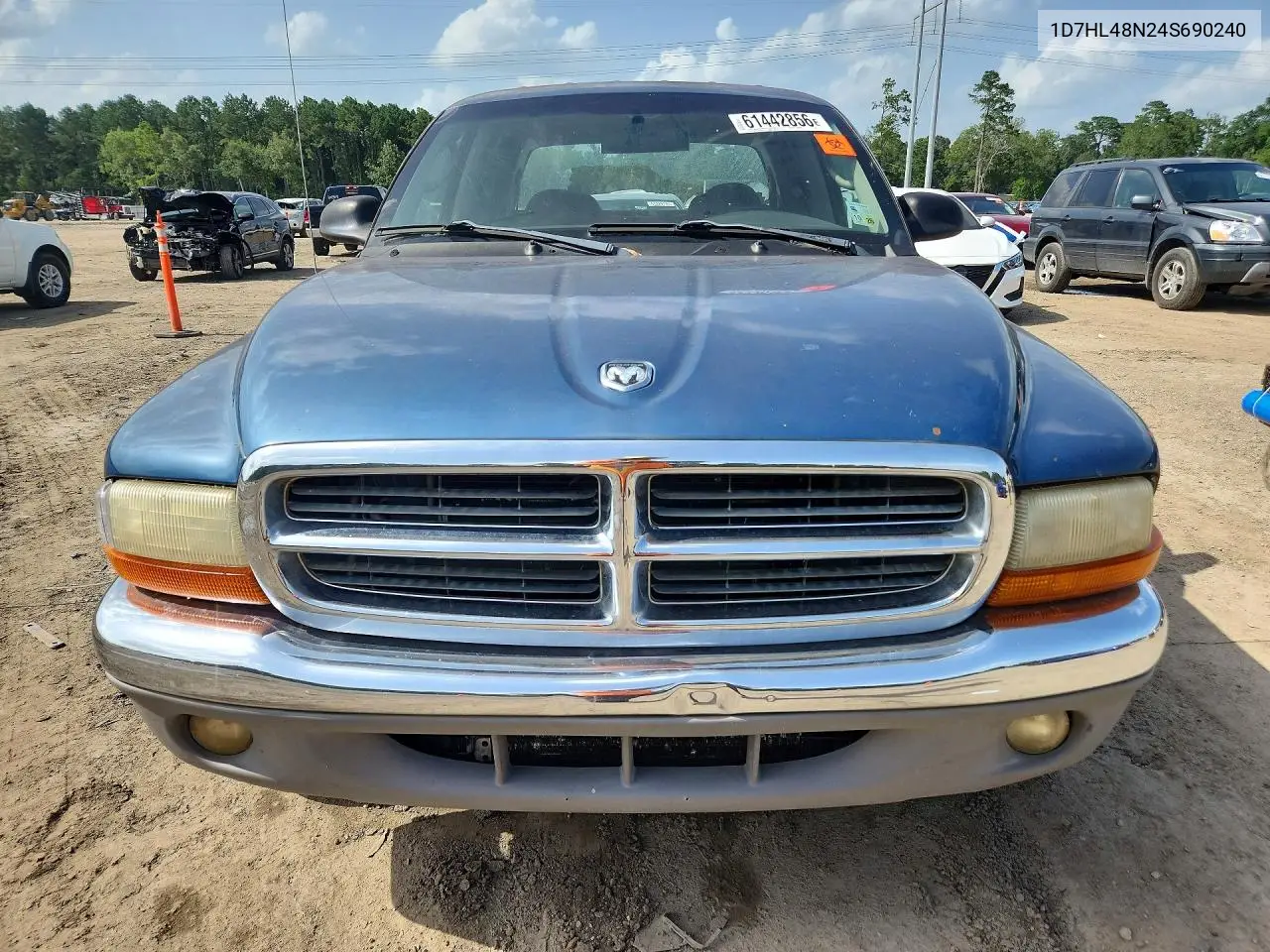 2004 Dodg Dakota VIN: 1D7HL48N24S690240 Lot: 61442856
