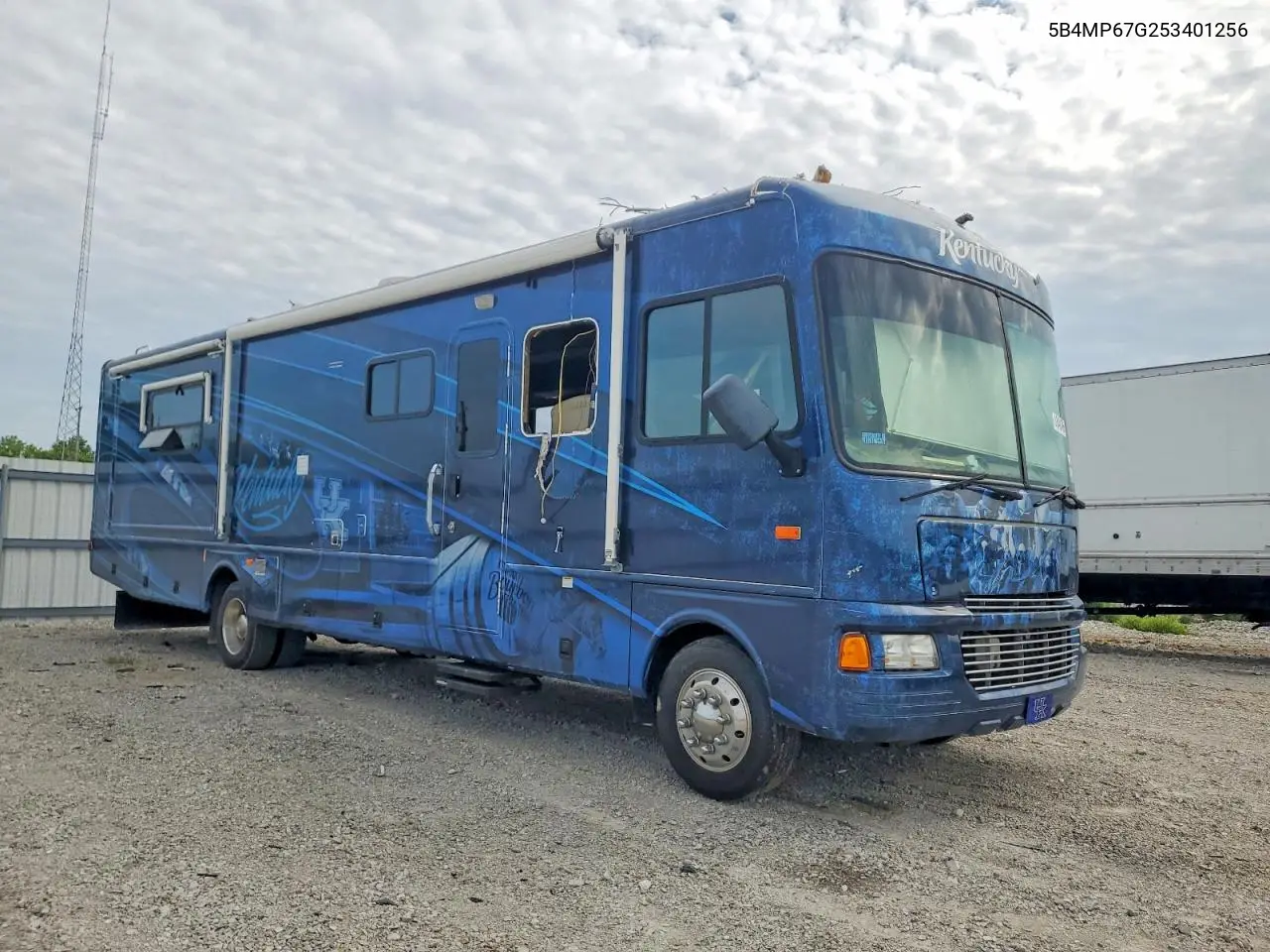 2005 Workhorse W22 Camper VIN: 5B4MP67G253401256 Lot: 53640796