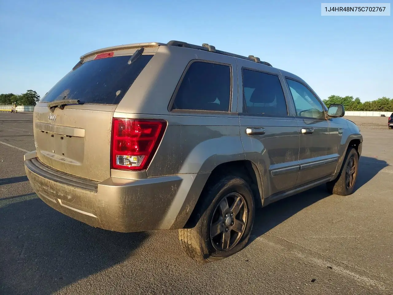 2005 Jeep Grand Cherokee Laredo VIN: 1J4HR48N75C702767 Lot: 61663826