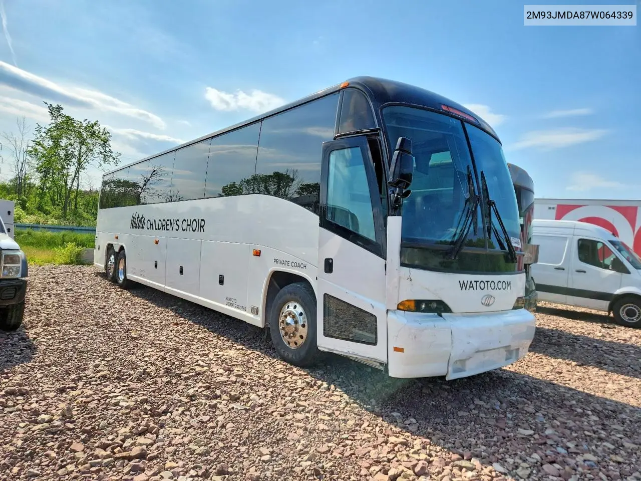 2007 Mci J4500 VIN: 2M93JMDA87W064399 Lot: 57044496
