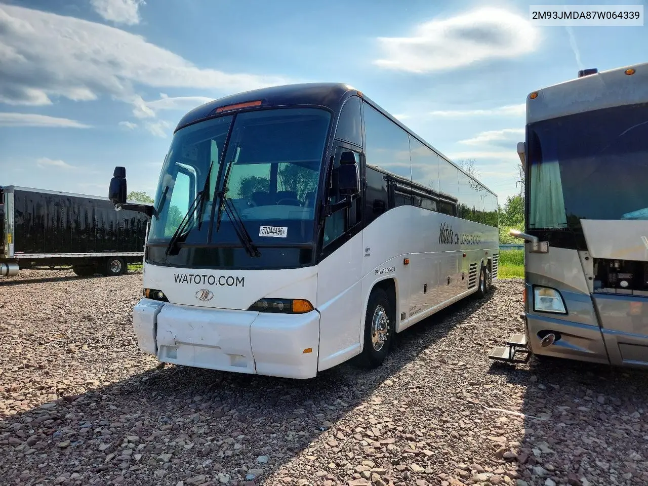 2007 Mci J4500 VIN: 2M93JMDA87W064399 Lot: 57044496