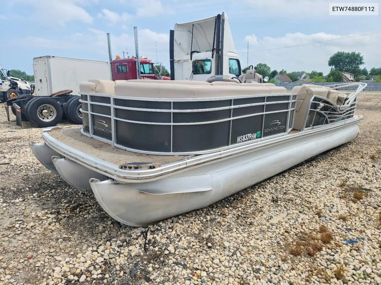 2012 Bennington 2575Rcw Pontoon 26' VIN: ETW74880F112 Lot: 54733876