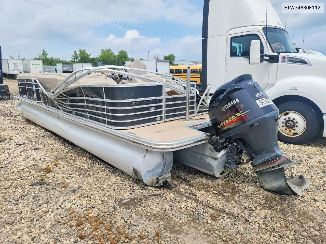 2012 Bennington 2575Rcw Pontoon 26' VIN: ETW74880F112 Lot: 54733876