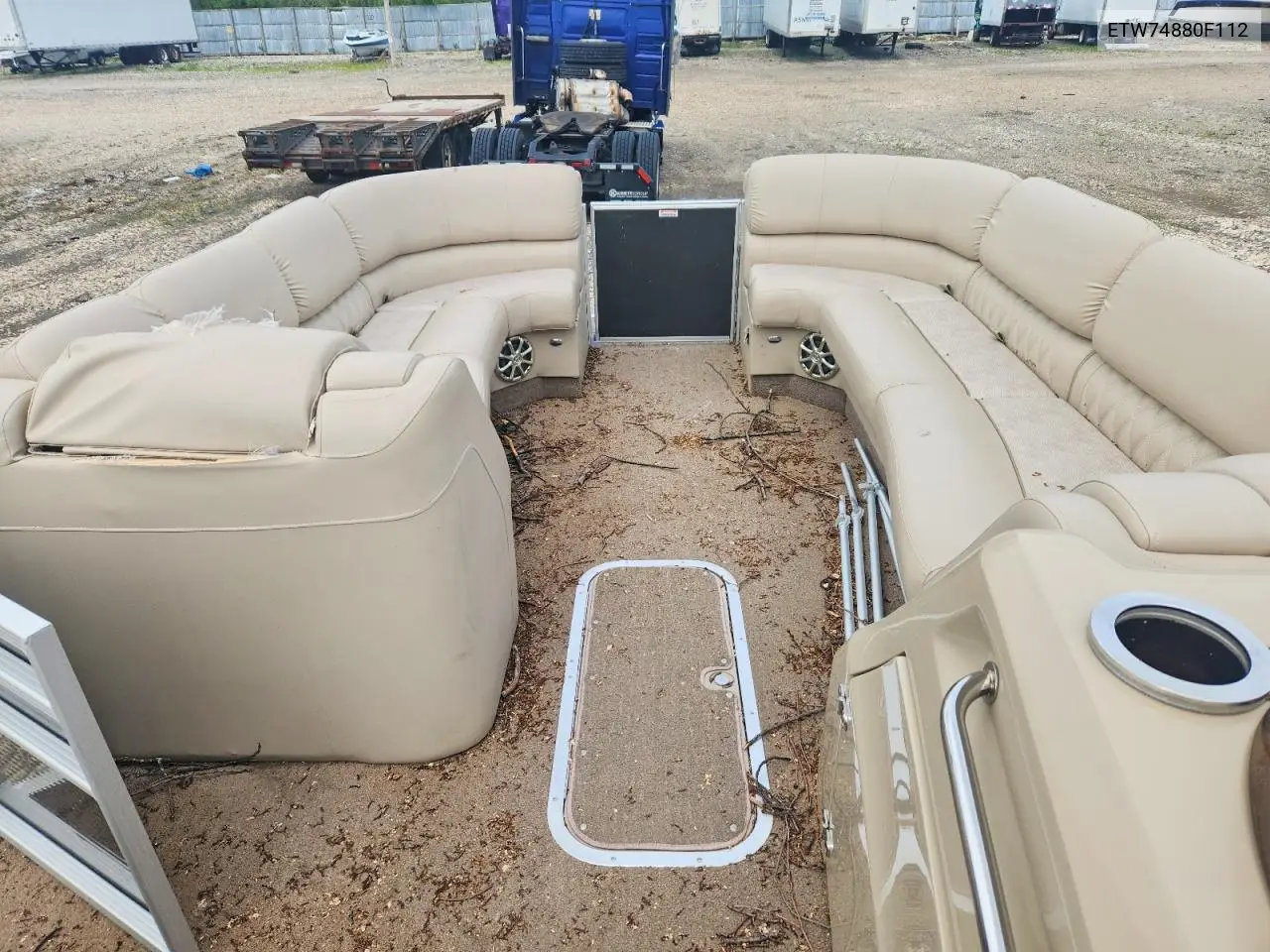 2012 Bennington 2575Rcw Pontoon 26' VIN: ETW74880F112 Lot: 54733876