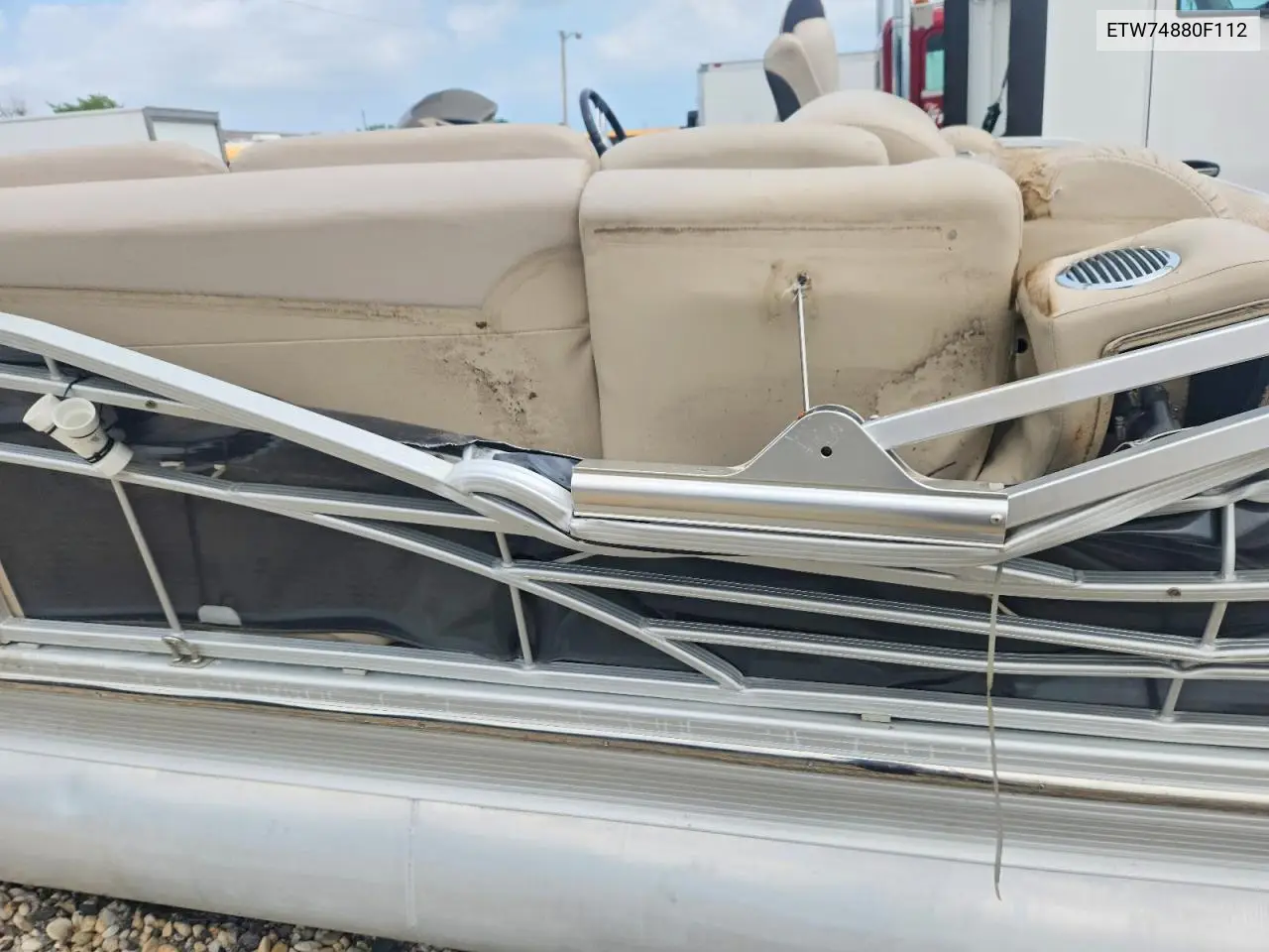 2012 Bennington 2575Rcw Pontoon 26' VIN: ETW74880F112 Lot: 54733876