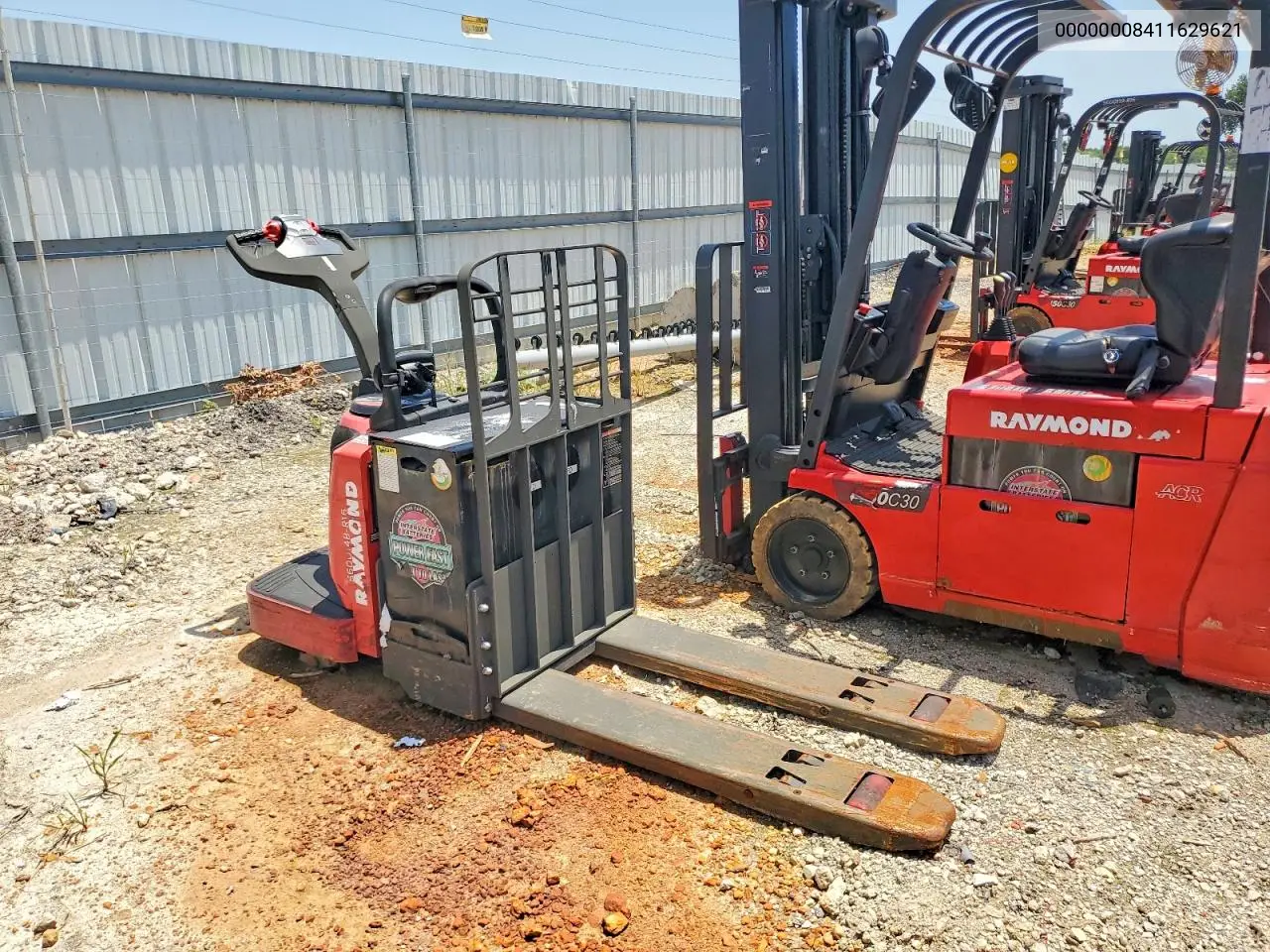 2016 Raymond 8410 Pallet Jack VIN: 00000008411629621 Lot: 61965466