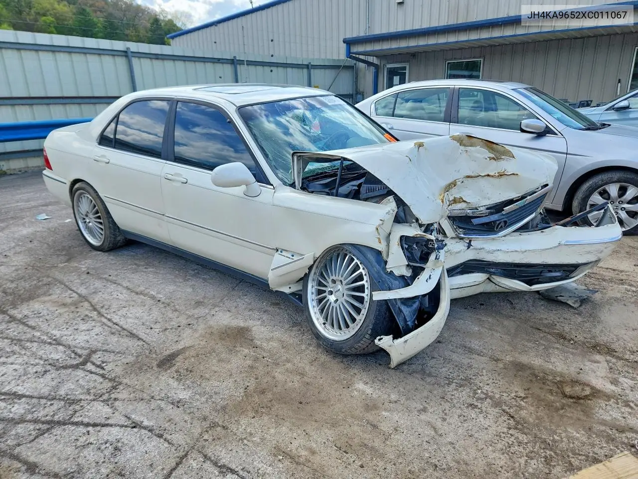1999 Acura 3.5Rl VIN: JH4KA9652XC011067 Lot: 52694146