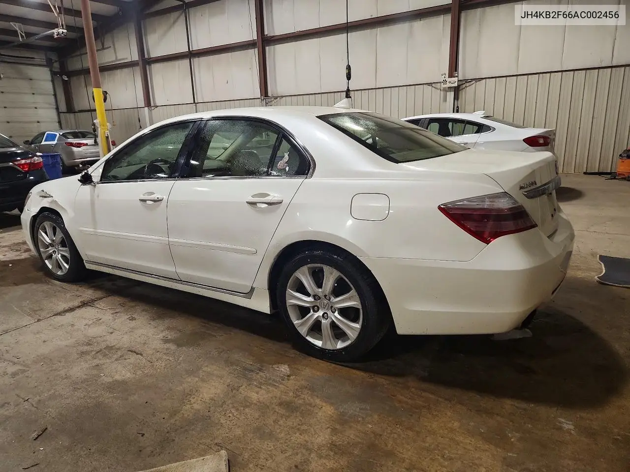 2010 Acura Rl VIN: JH4KB2F66AC002456 Lot: 61070436