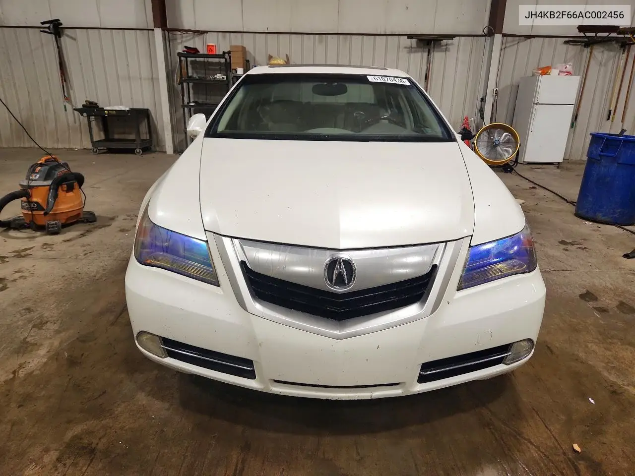 2010 Acura Rl VIN: JH4KB2F66AC002456 Lot: 61070436