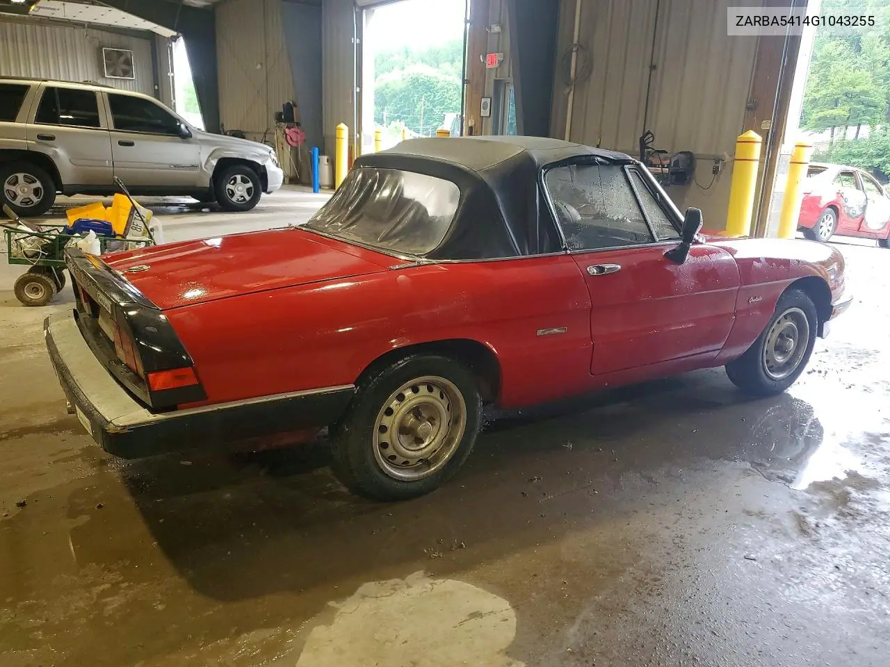 1986 Alfa Romeo Veloce 2000 Spider VIN: ZARBA5414G1043255 Lot: 58183576