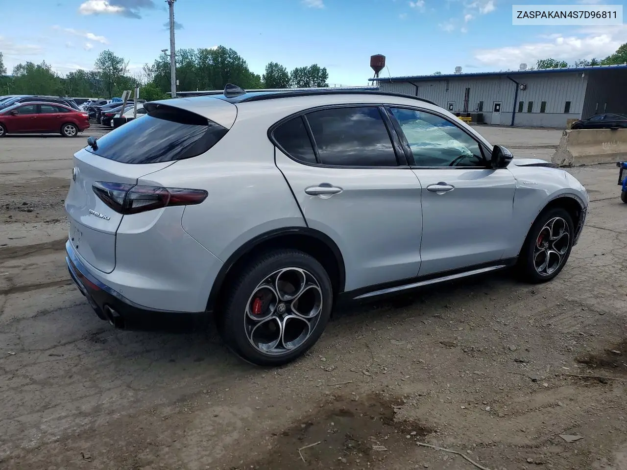 2025 Alfa Romeo Stelvio Base VIN: ZASPAKAN4S7D96811 Lot: 55352256