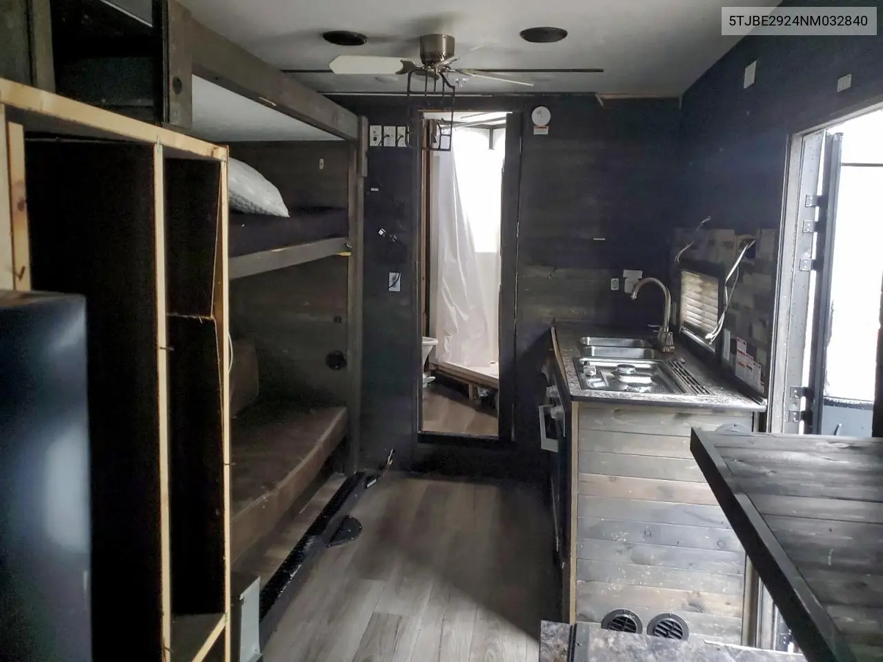 2022 American Surplus Ice Castle Camper VIN: 5TJBE2924NM032840 Lot: 92505395