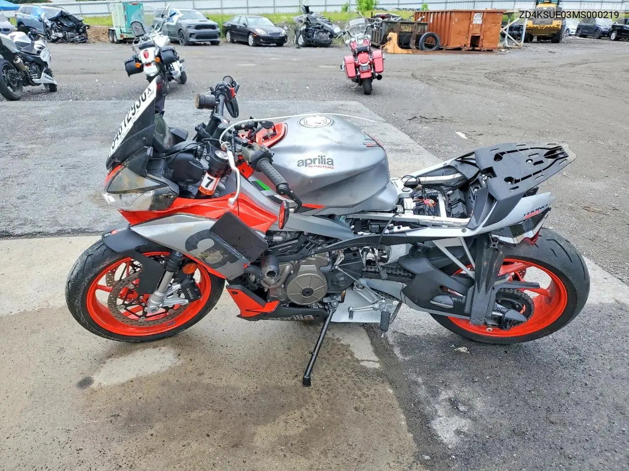 2021 Aprilia Tuono 660 VIN: ZD4KSUE03MS000219 Lot: 54612936