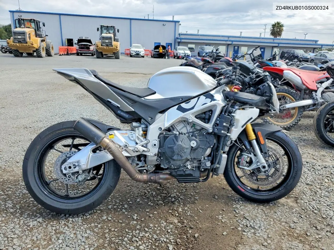 2016 Aprilia Rsv4 Rr VIN: ZD4RKUB01GS000324 Lot: 61318016
