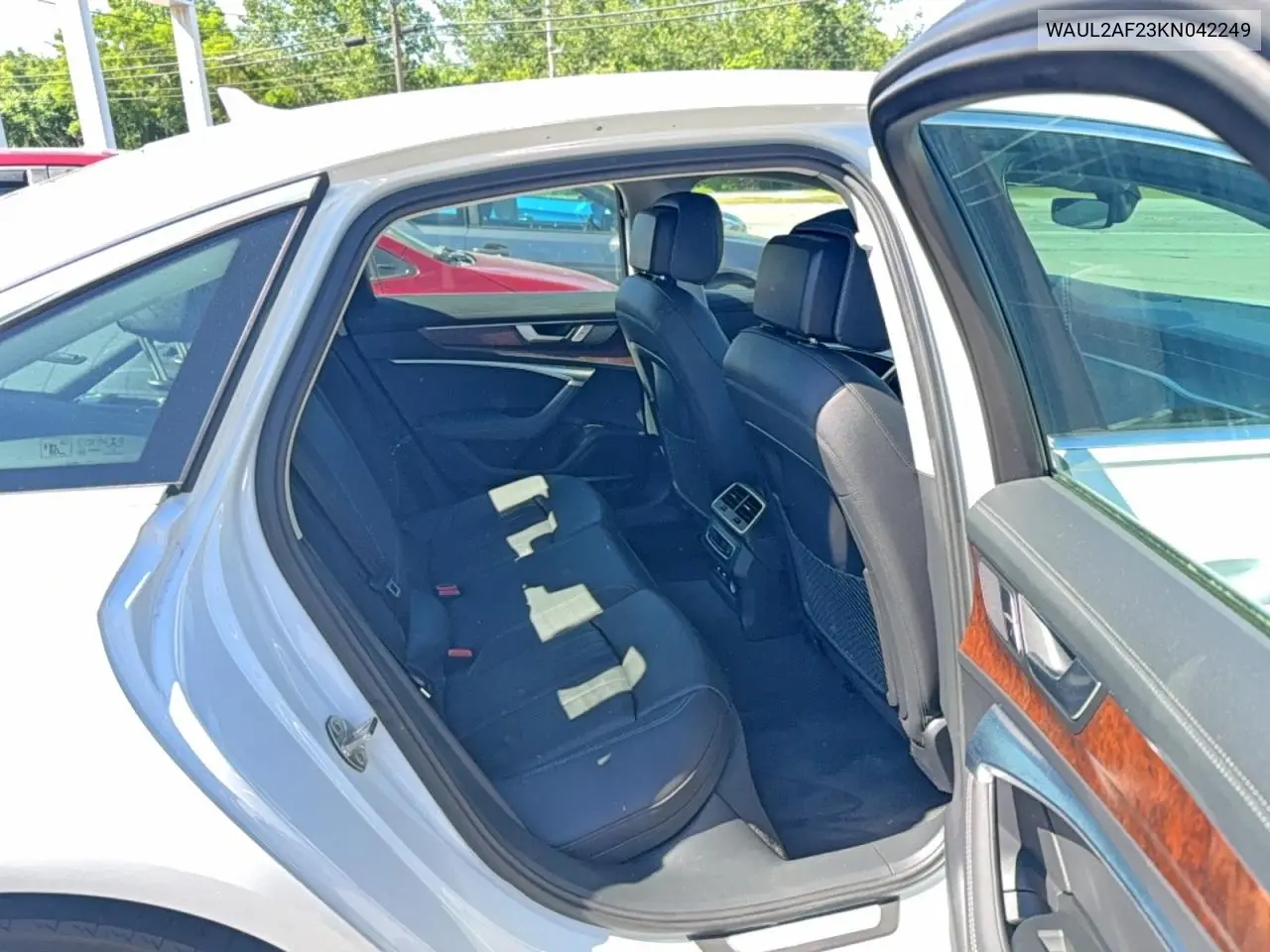 V (C8)