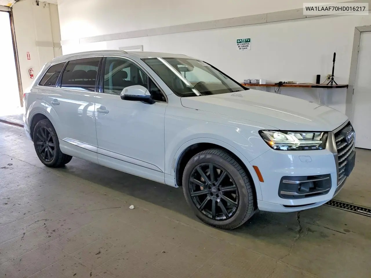 2017 Audi Q7 Premium Plus VIN: WA1LAAF70HD016217 Lot: 60611556