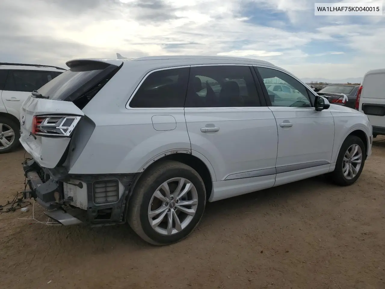 WA1LHAF75KD040015 2019 Audi Q7 Premium Plus