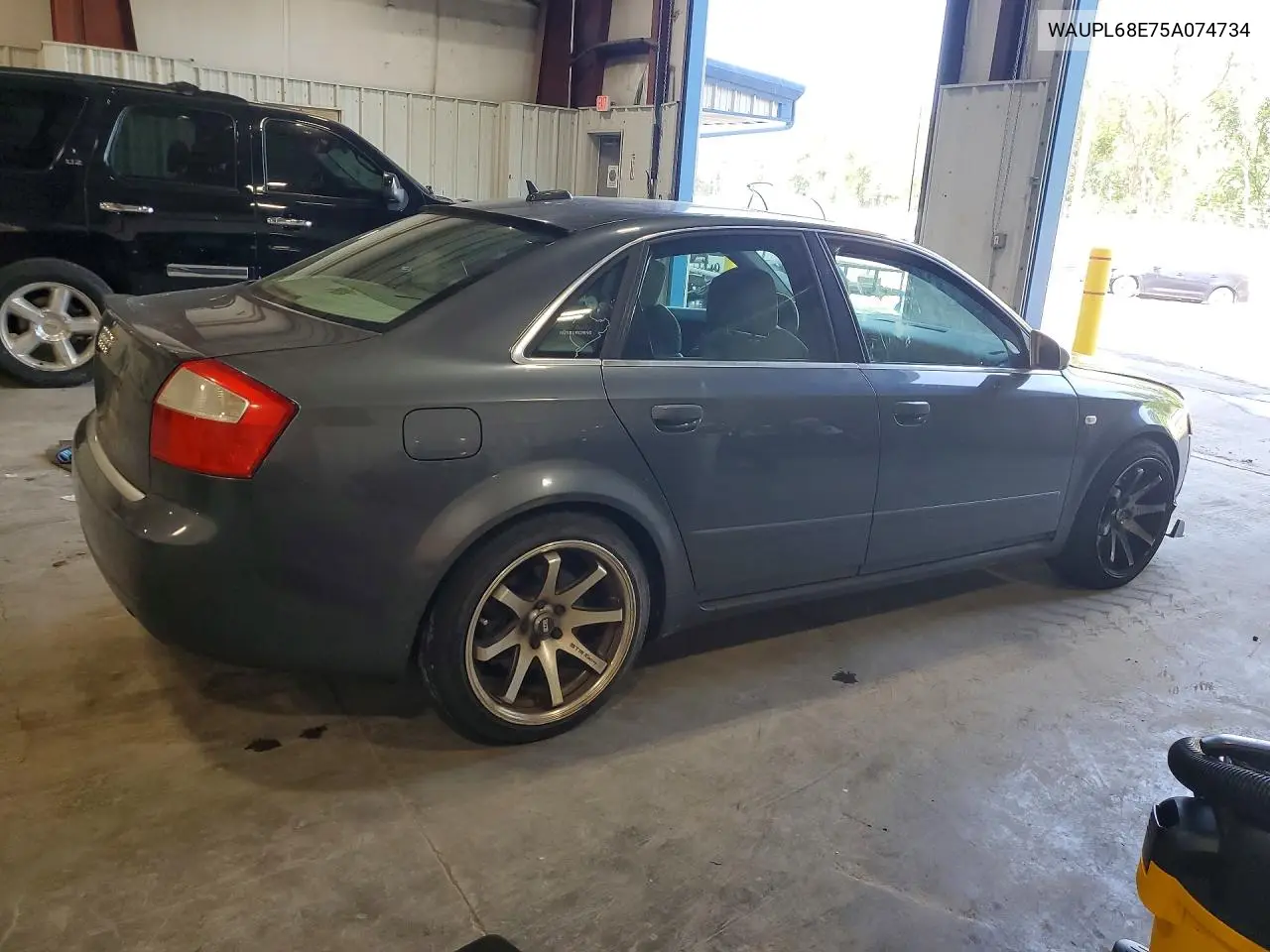 2005 Audi S4 VIN: WAUPL68E75A074734 Lot: 60611656
