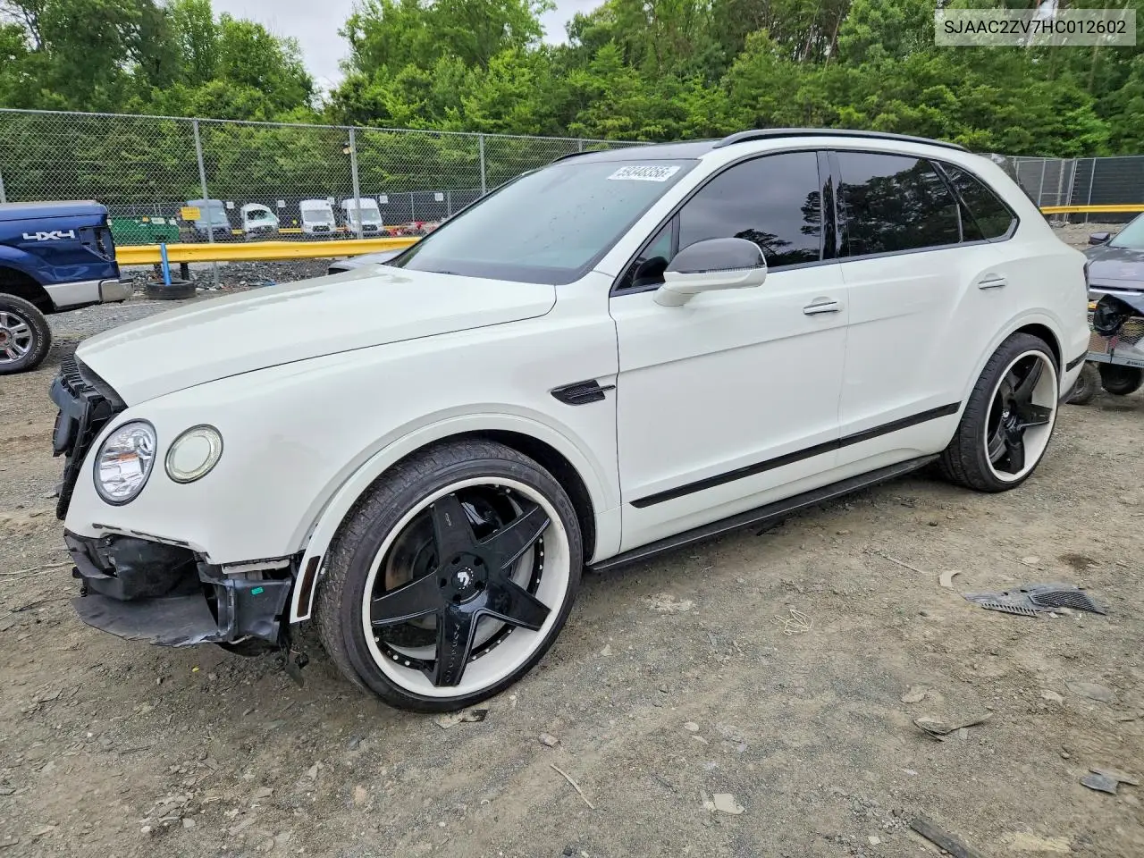 2017 Bentley Bentayga VIN: SJAAC2ZV7HC012602 Lot: 59348356