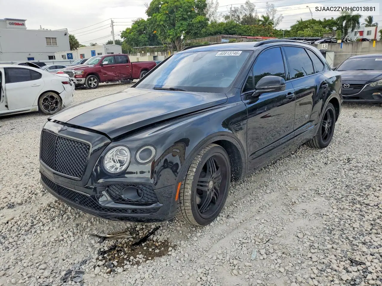 2017 Bentley Bentayga VIN: SJAAC2ZV9HC013881 Lot: 60813746