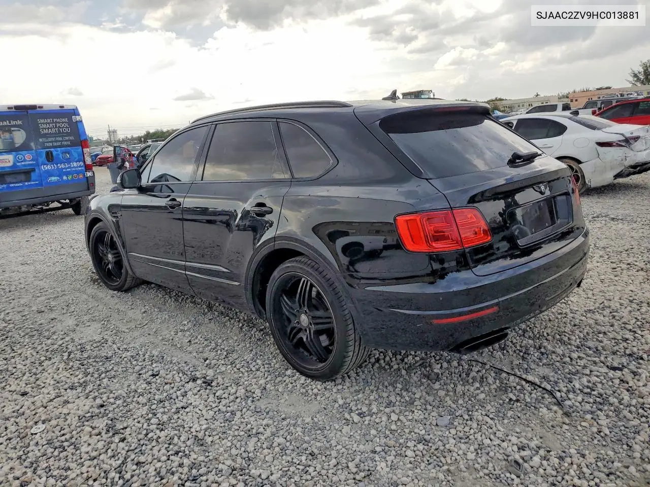 2017 Bentley Bentayga VIN: SJAAC2ZV9HC013881 Lot: 60813746