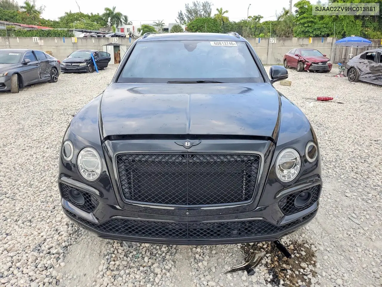 2017 Bentley Bentayga VIN: SJAAC2ZV9HC013881 Lot: 60813746