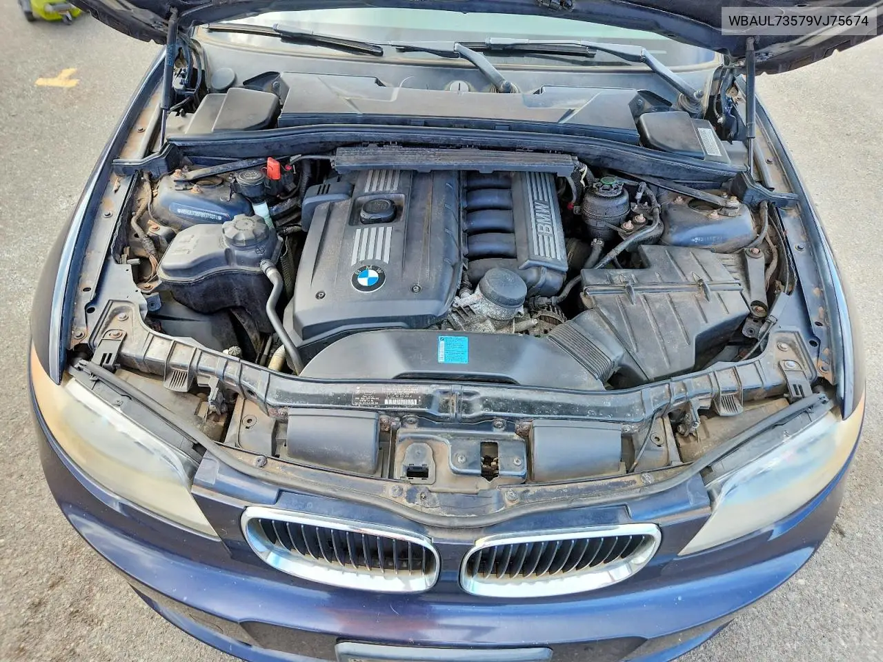 2009 BMW 128 I VIN: WBAUL73579VJ75674 Lot: 57057976