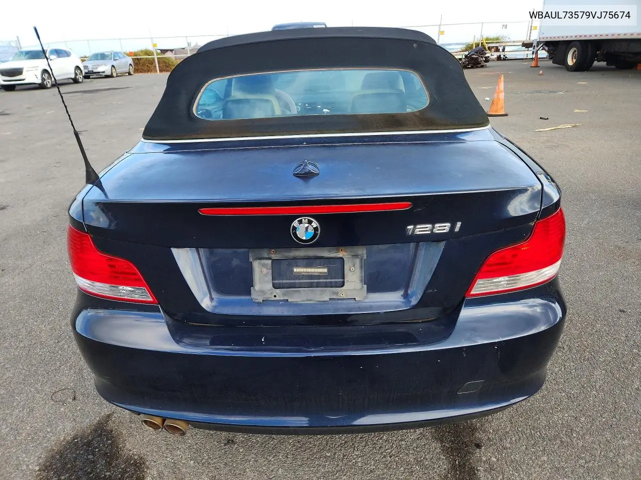 2009 BMW 128 I VIN: WBAUL73579VJ75674 Lot: 57057976