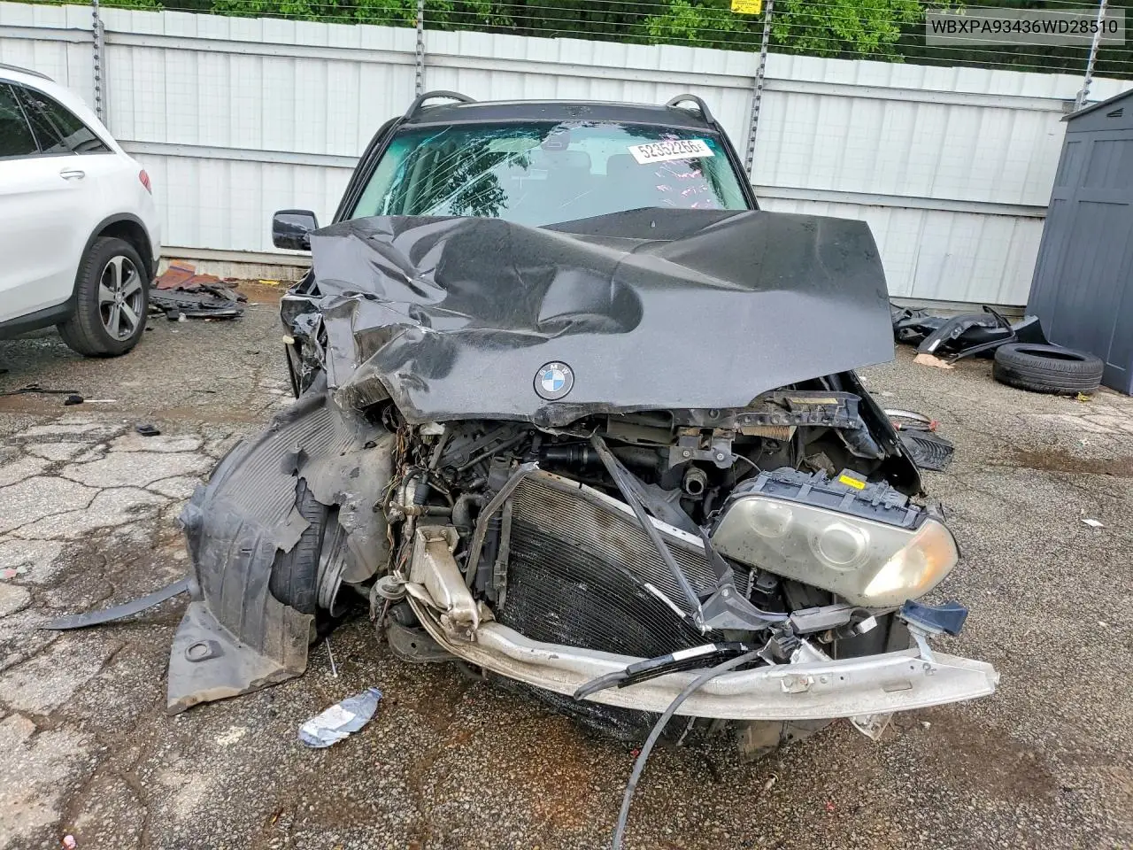I (E83)