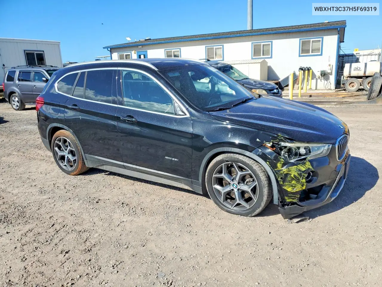 2017 BMW X1 xDrive28I VIN: WBXHT3C37H5F69319 Lot: 57272386