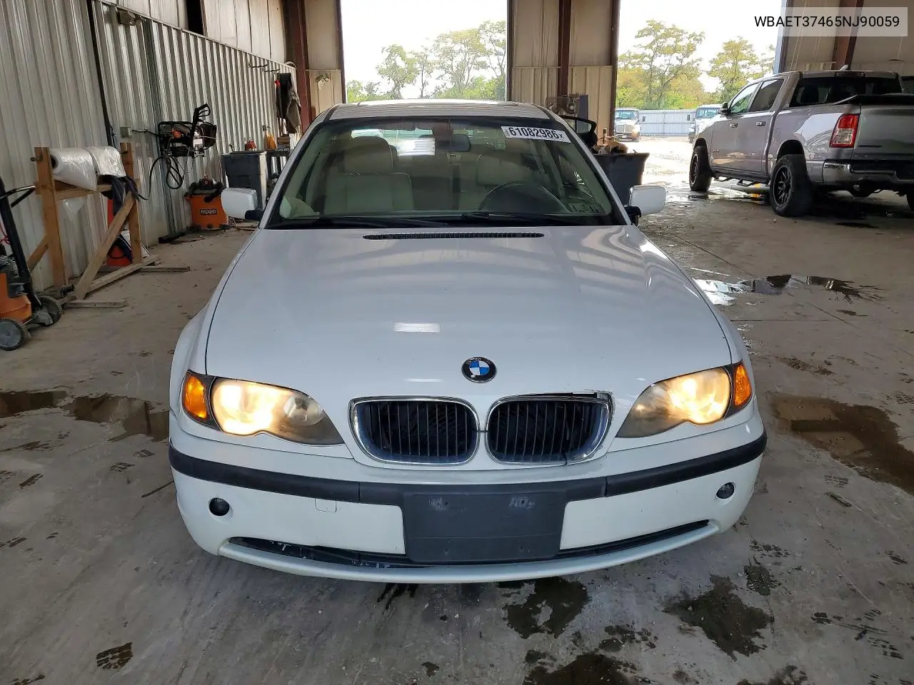 2005 BMW 325 I VIN: WBAET37465NJ90059 Lot: 61082986
