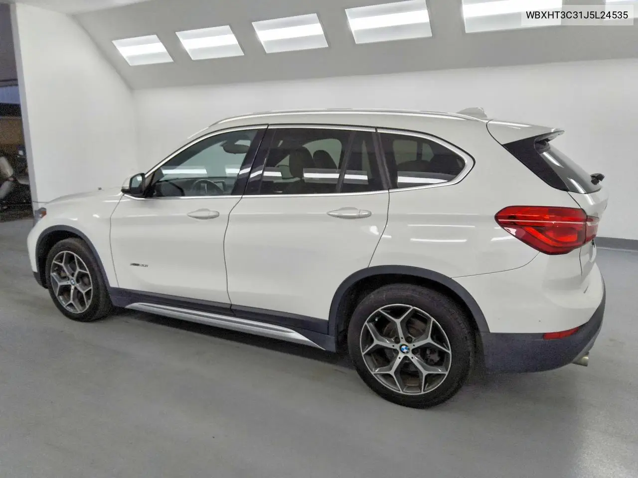 2018 BMW X1 xDrive28I VIN: WBXHT3C31J5L24535 Lot: 52207806