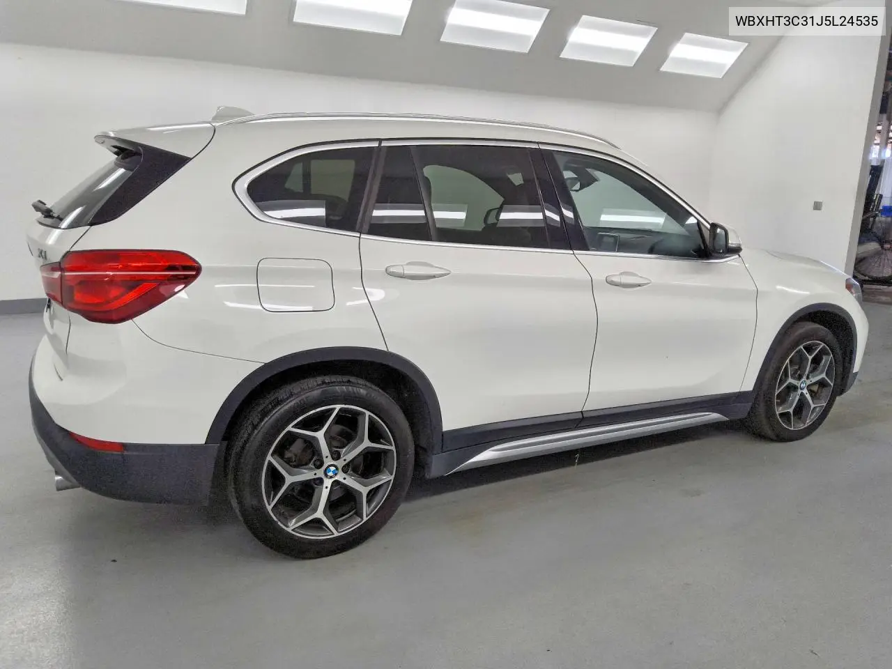 2018 BMW X1 xDrive28I VIN: WBXHT3C31J5L24535 Lot: 52207806