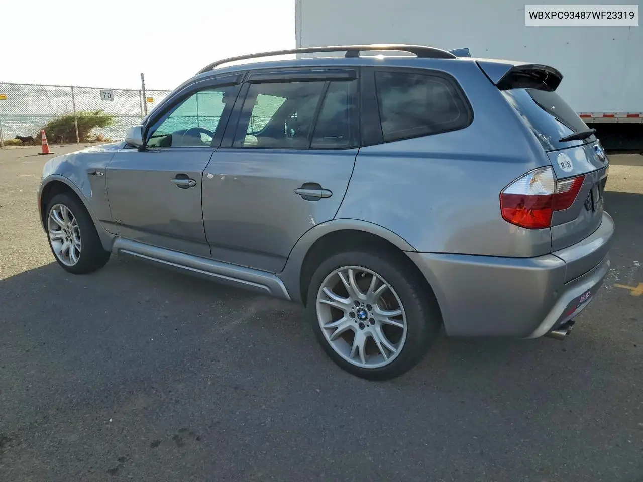 I (E83)