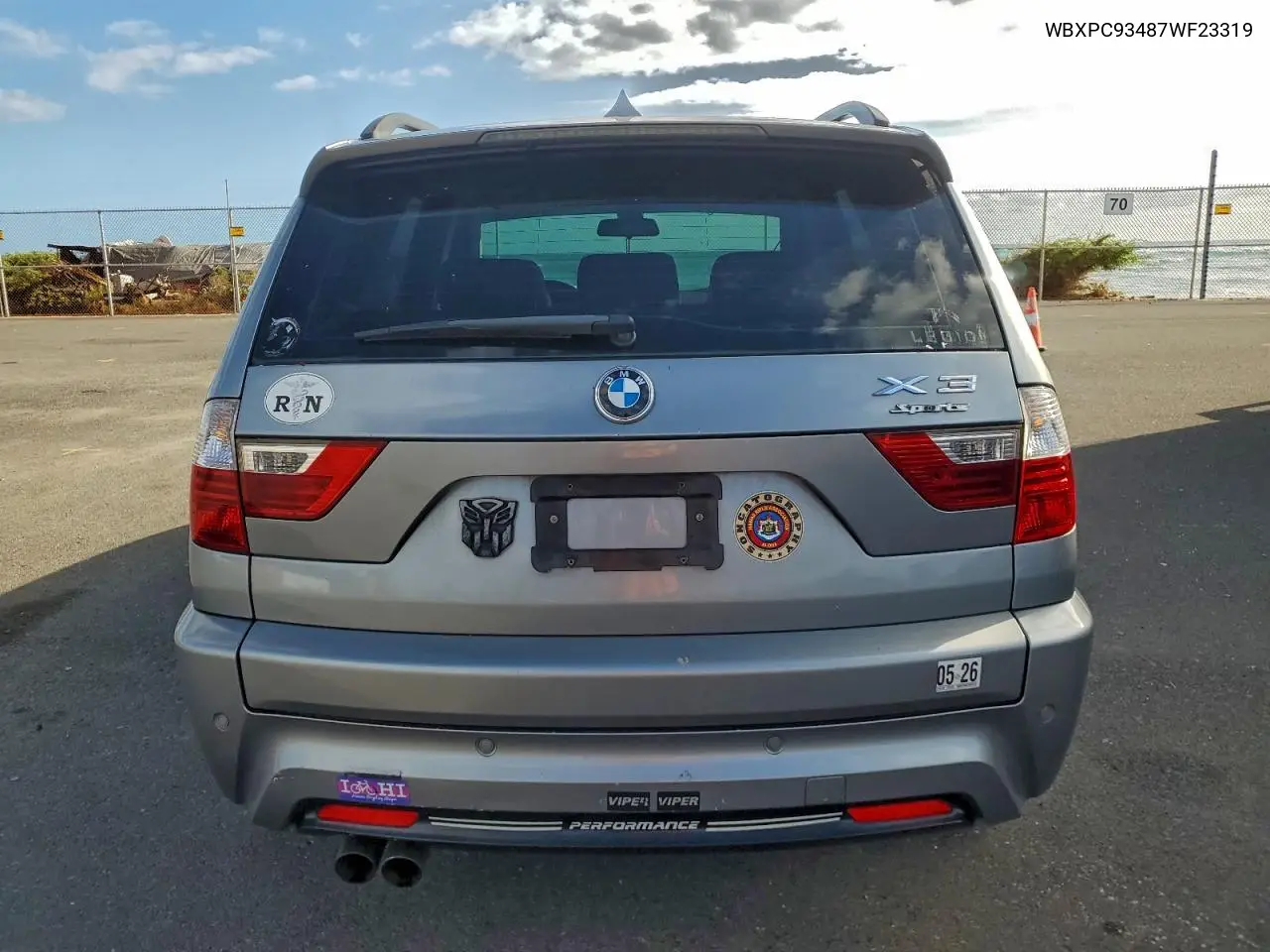 I (E83)