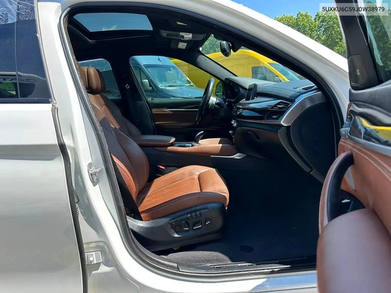 2018 BMW X6 xDrive50I VIN: 5UXKU6C59J0W38979 Lot: 57189936