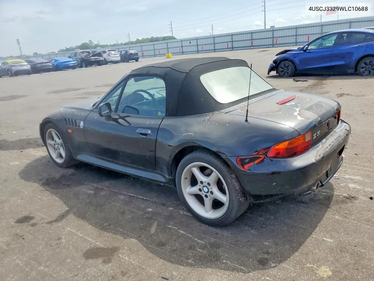 1998 BMW Z3 2.8 VIN: 4USCJ3329WLC10688 Lot: 62082676