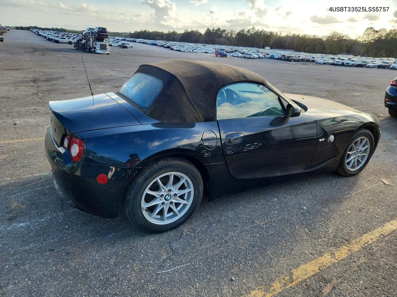 2005 BMW Z4 2.5 VIN: 4USBT33525LS55757 Lot: 48582986