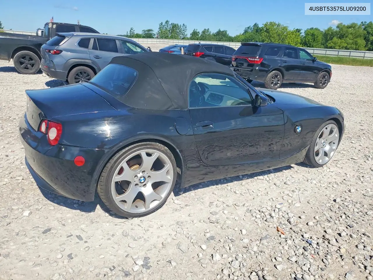 2005 BMW Z4 3.0 VIN: 4USBT53575LU09200 Lot: 57855616
