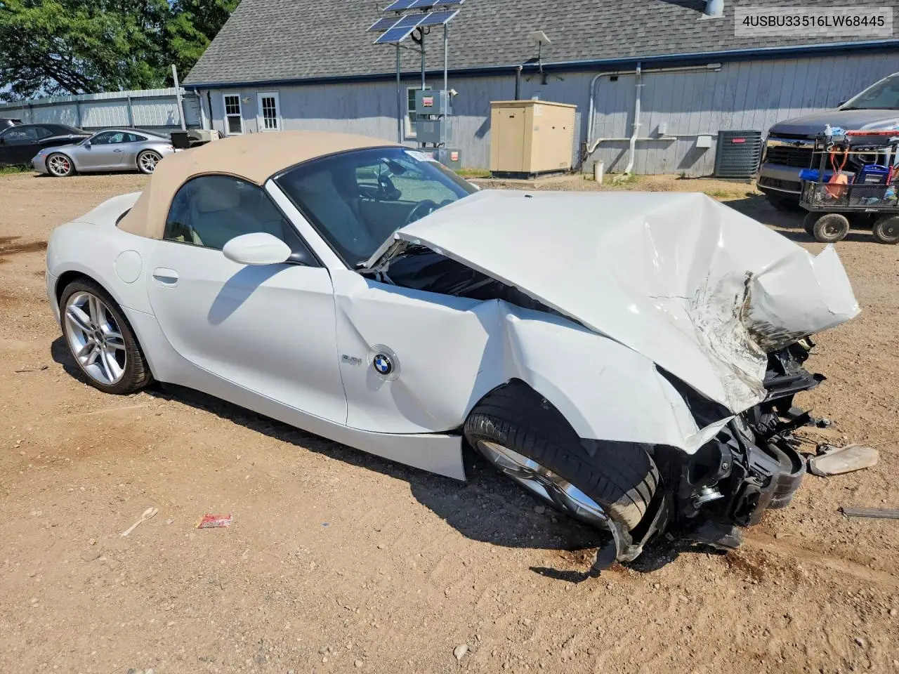 2006 BMW Z4 3.0 VIN: 4USBU33516LW68445 Lot: 60740196