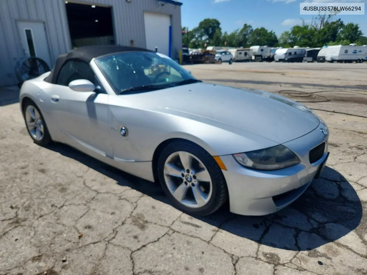 2006 BMW Z4 3.0 VIN: 4USBU33576LW66294 Lot: 85603935
