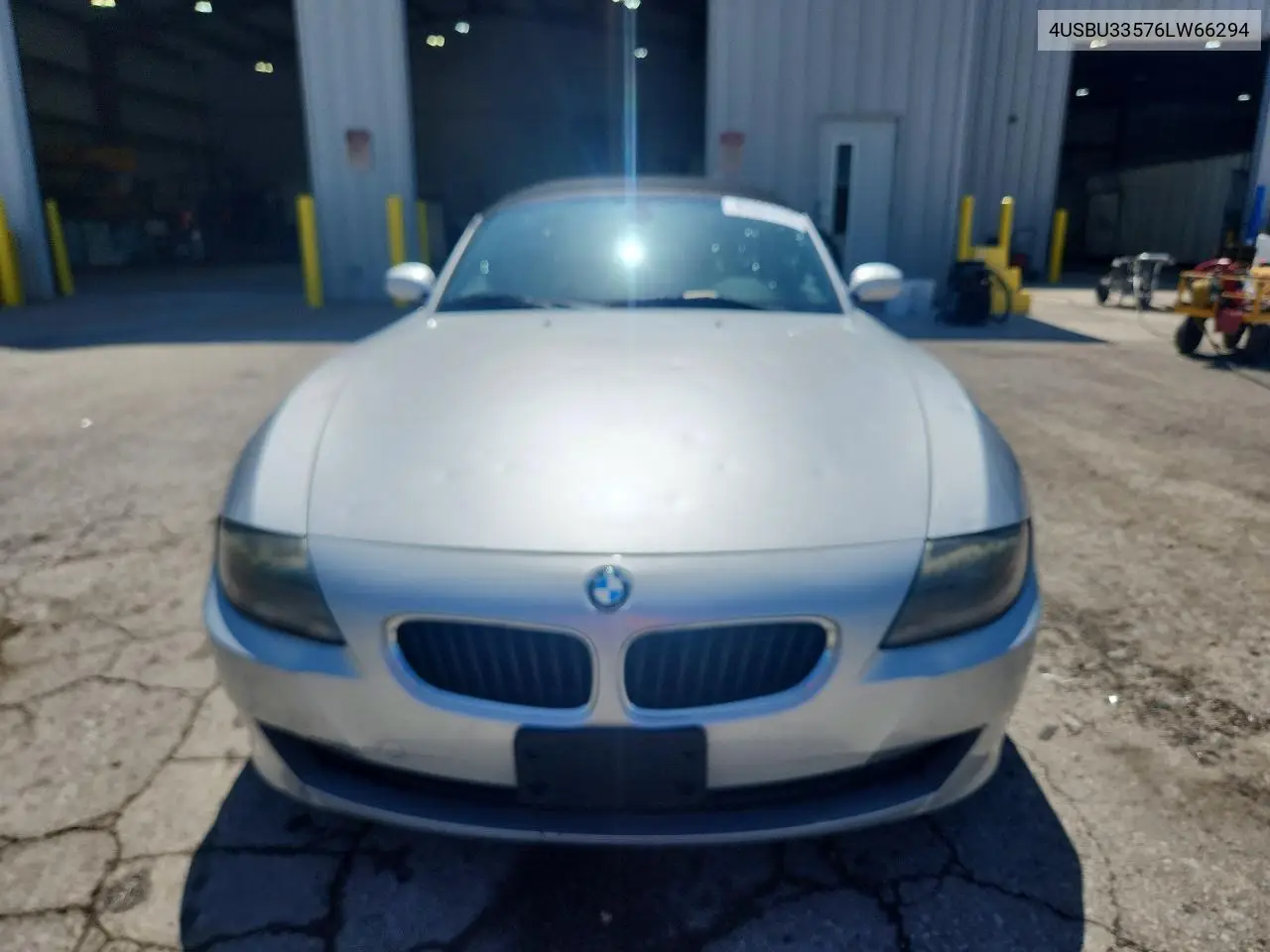 2006 BMW Z4 3.0 VIN: 4USBU33576LW66294 Lot: 85603935