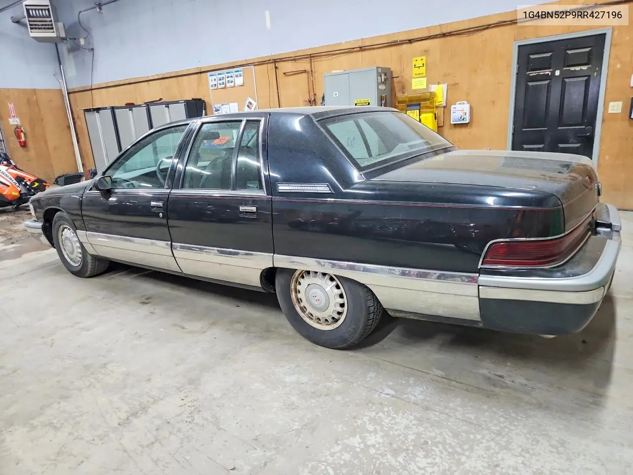 1994 Buick Roadmaster VIN: 1G4BN52P9RR427196 Lot: 56091376