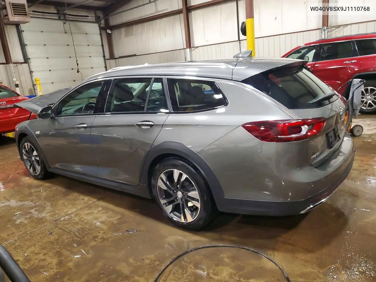 2018 Buick Regal Tourx Essence VIN: W04GV8SX9J1110768 Lot: 58453936