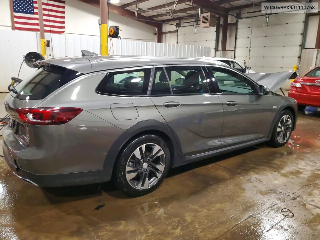 2018 Buick Regal Tourx Essence VIN: W04GV8SX9J1110768 Lot: 58453936