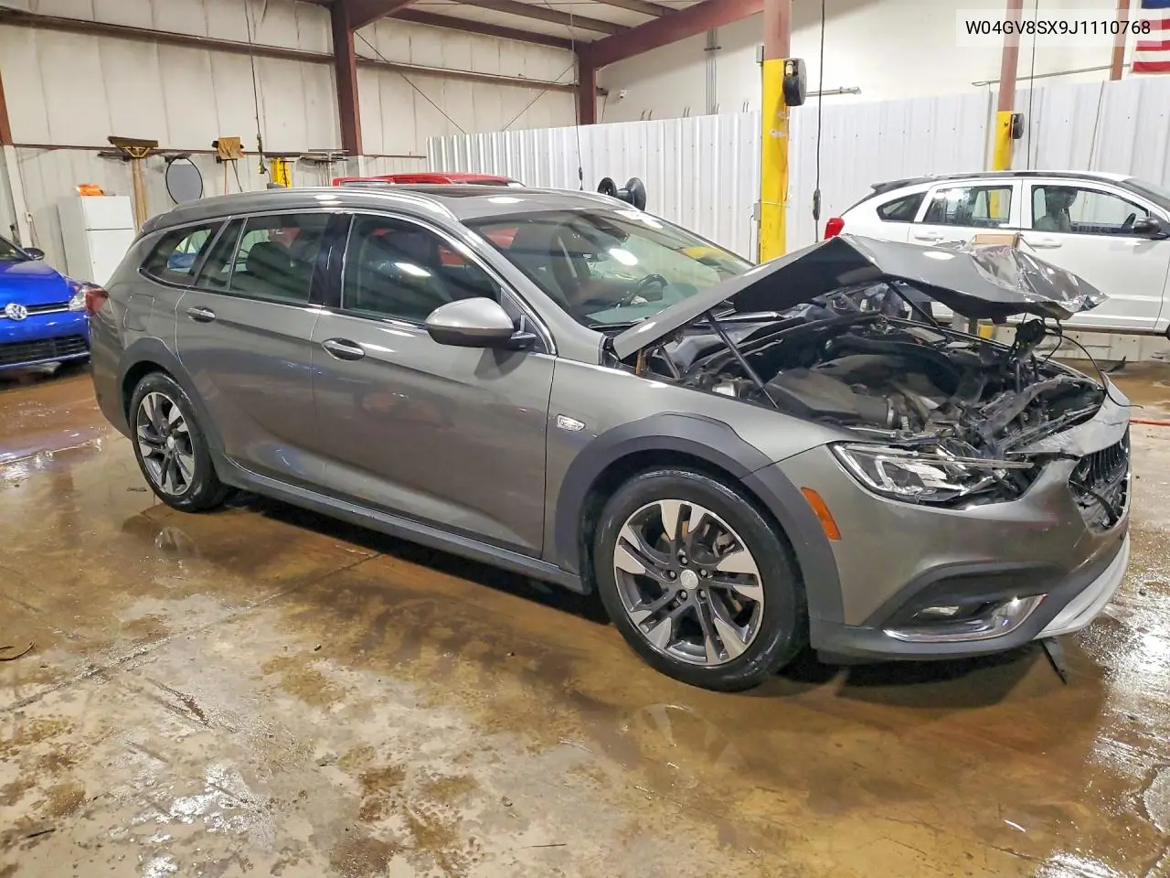 2018 Buick Regal Tourx Essence VIN: W04GV8SX9J1110768 Lot: 58453936