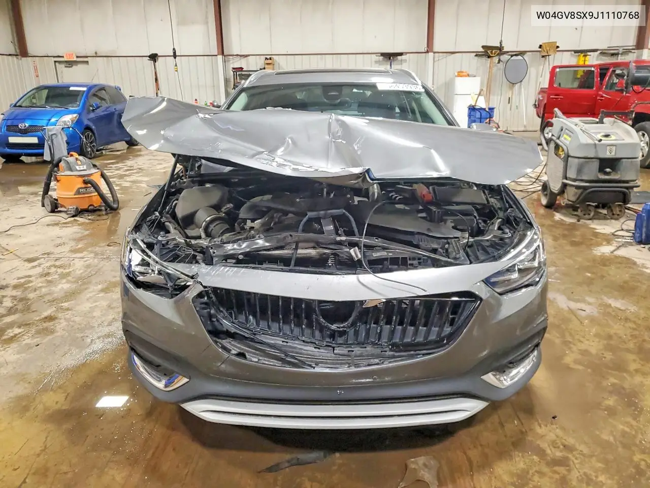 2018 Buick Regal Tourx Essence VIN: W04GV8SX9J1110768 Lot: 58453936